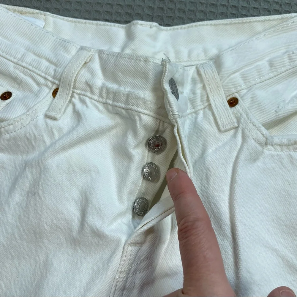 Levi’s 501‎ CT Jeans 26 Womens Custom Tapered Button Fly Distressed White